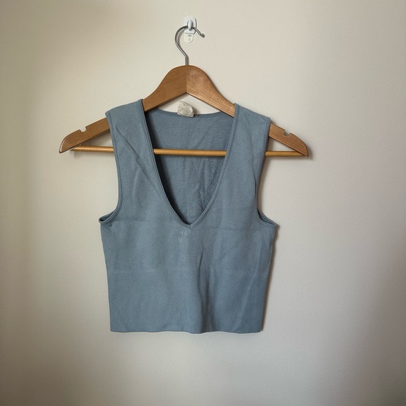 C’est moi bamboo deep V crop top - Picture 7 of 7